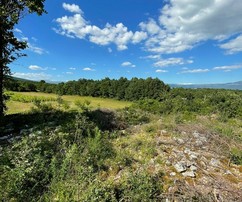 Terrain spacieux à vendre près de Sinj, idéal pour maison familiale