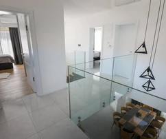 Luxusní vila s bazénem na prodej v okolí Šibeniku v Chorvatsku