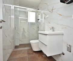 Tribunj - Apartamento S1 con piscina y jardín