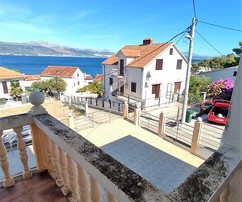 Casa en Čiovo para renovar cerca del mar con gran potencial