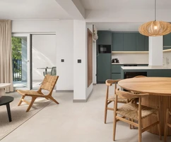 Apartamento de tres dormitorios en venta en un complejo de lujo en Croacia