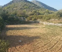 Seget Vranjica, építési telek 1200 m2, 350 m-re a tengertől