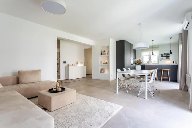 Dreizimmerwohnung mit Garten und Pool in Podstrana zu verkaufen in Kroatien