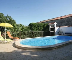 Marčana, Peruški: Neu renovierte Steinvilla mit Pool zu verkaufen