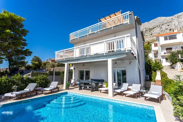 Maison avec piscine à vendre près d'Omiš en Croatie