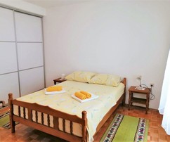 Casa in pietra composta da più unità ristrutturata a Kastel Luksic