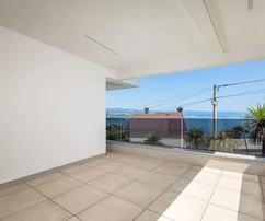 Háromszobás lakás kerttel és terasszal eladó Opatijában Horvátországban