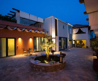 Stambeno-poslovni kompleks s vilom na prodaju Župa Dubrovačka