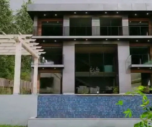 Luksusowa willa z basenem na sprzedaż w Starigradzie w Chorwacji