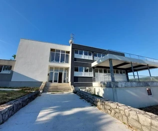 Pićan, Istria: Motel moderno con capacità di 70 posti letto, 1025 m2