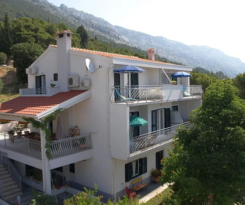 Omiš Marušićiban apartmanház eladó Horvátországban