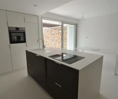 Attraktive, moderne Wohnung mit Meerblick!