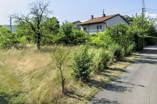 Grobnik, Drazice, Haus mit zwei Wohnungen, 161 m², Garagen und einem geräumigen Garten