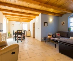 NOUVELLE VILLA AVEC PISCINE, DANS UN ENDROIT CALME !