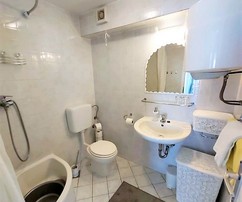 Ciovo Lussuosa Villa con Piscina e Accesso al Mare