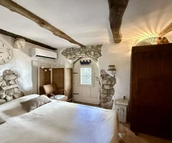 RENOVATED AUTOCHTHON STONE HOUSE WITH SEA VIEW!