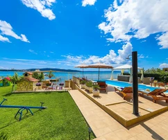 Niesamowity dom w Kaštel Sućurac, Split