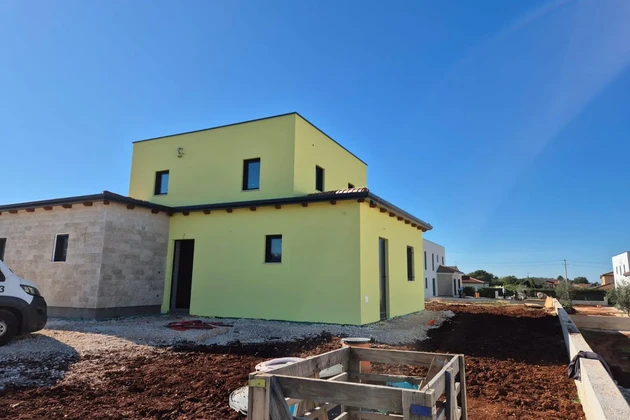 Casa independiente con piscina en venta en Poreč, Croacia