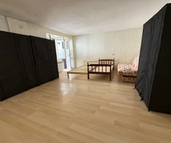 ŘADOVÝ RODINNÝ DŮM SE ZAHRADOU A POMOCNOU BUDOVOU, 1000 M OD MOŘE!