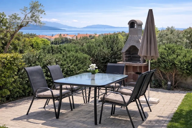Apartamento en planta baja con jardín y vistas - Ciudad de Krk