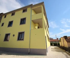 Istria, Parenzo – Ampia proprietà plurifamiliare vicino al mare