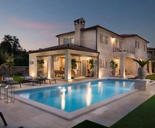 Villa en pierre de luxe avec piscine privée en Istrie