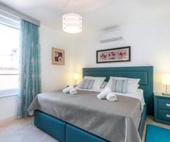 Luxus apartmanok Brač szigetén, medencével és lenyűgöző tengerre néző panorámával