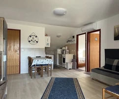 Appartement avec deux chambres, eau de ville et égouts