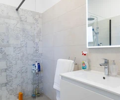 Hermosa casa con piscina en venta en Svetvinčenat, Croacia