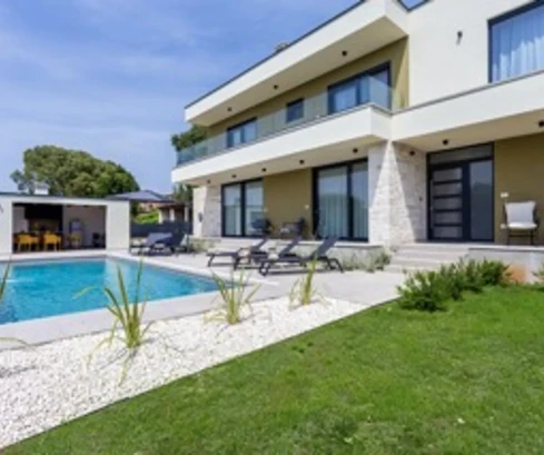 Maison individuelle disponible dans un quartier paisible en Croatie