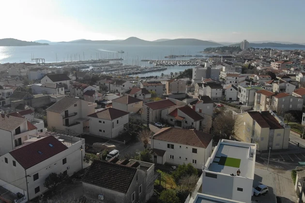 Vodice, OBRA NUEVA, ático con terraza en la azotea y vistas al mar, 141,80 m²