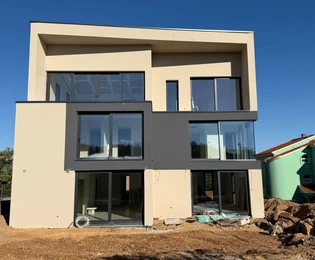 EXKLUSIVES MAISONETTE-APARTMENT IN ATTRAKTIVER LAGE, 500 M VOM MEER ENTFERNT!