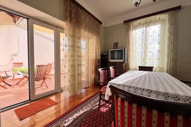 Spacious apartment for sale in the heart of Pula in Croatia