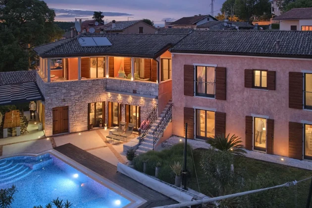 Istria, Rovinj, Stunning villa with expansive garden and building potential