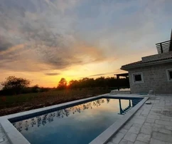 Kanfanar, Istria – Encantadora villa con piscina en un entorno sereno