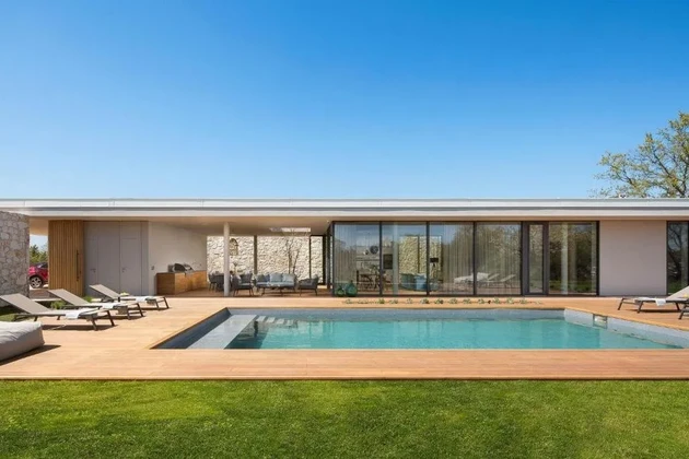 ISTRIA, VODNJAN – Elegante villa en planta baja en un entorno privado