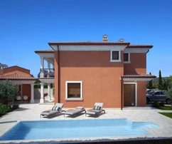 Modern semi-detached home with pool for sale in Buje in Croatia