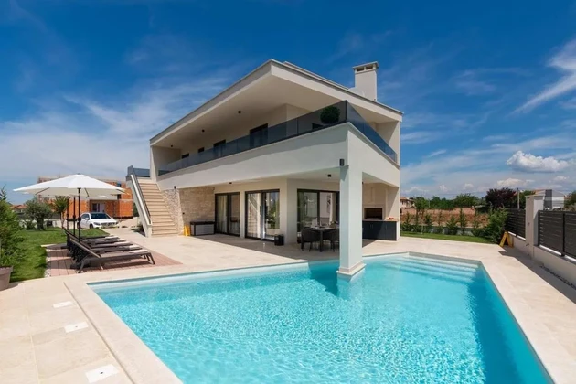 Poreč | Moderní dům u moře na prodej s panoramatickým výhledem na moře