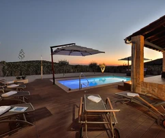 Villa en pierre avec piscine à vendre à Martinska près de Šibenik en Croatie