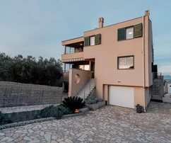 Detached house with pool for sale in Preko in Croatia