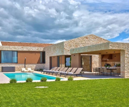 Luxusvilla in Brtonigla mit Meerblick zu verkaufen in Kroatien