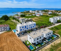 Отличное расположение! Современная квартира с бассейном и двором - 130 м от пляжа