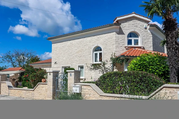 Casa familiare in vendita con vista sul mare in Croazia