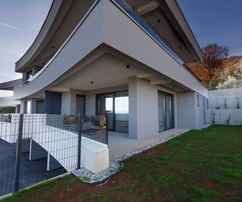 Lovran, apartamento de lujo en un edificio nuevo con vistas panorámicas al mar