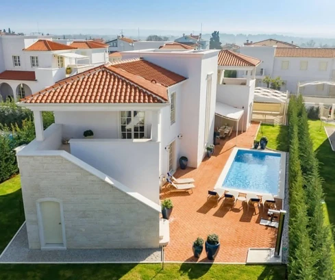 Villa for sale in Vabriga with a pool and garden in Croatia