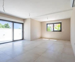 Rogoznica, apartamento de dos dormitorios en una casa de nueva construcción, cerca del mar y del centro