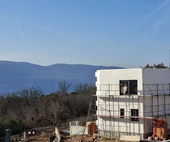 VILLETTA BIFAMILIARE CON VISTA MARE, IN POSIZIONE TRANQUILLA!