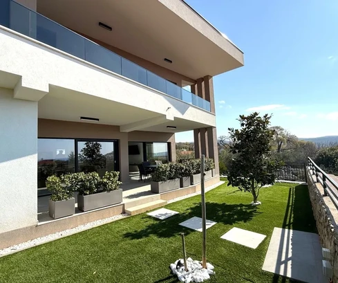 NUOVA CASA INDIPENDENTE CON PISCINA E VISTA MARE APERTA!