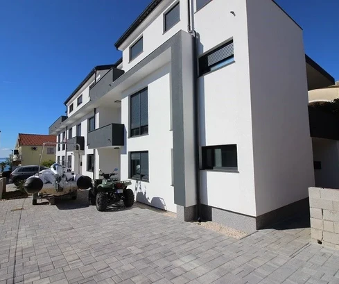 Apartament od strony południowej 25 metrów do plaży 96 m²