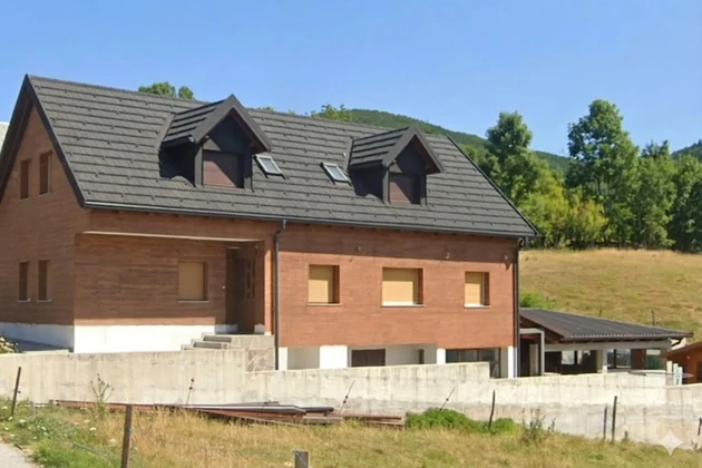 Gorski Kotar, Mrkopalj, una casa con 4 apartamentos en un terreno de 2.075 m²